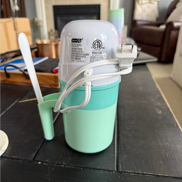 Dash Mini Ice Cream Maker - Picture 2 of 3